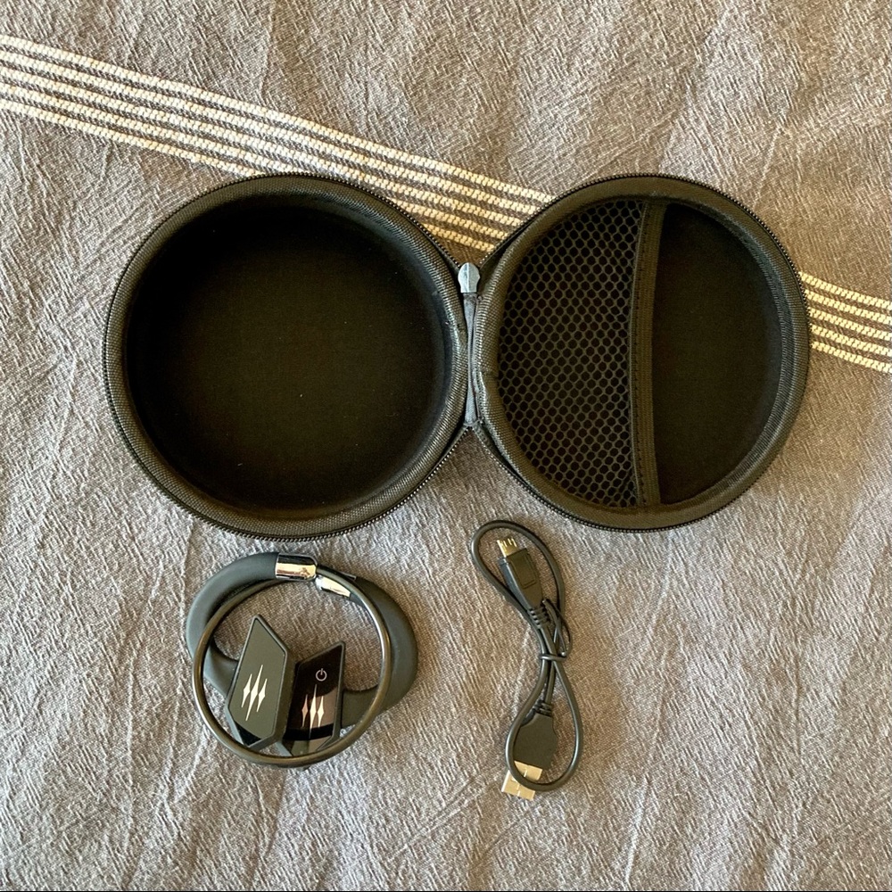 NWOT Bluetooth Headphones